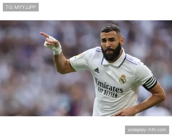 本泽马以全面技术特点引领球队进攻新风潮